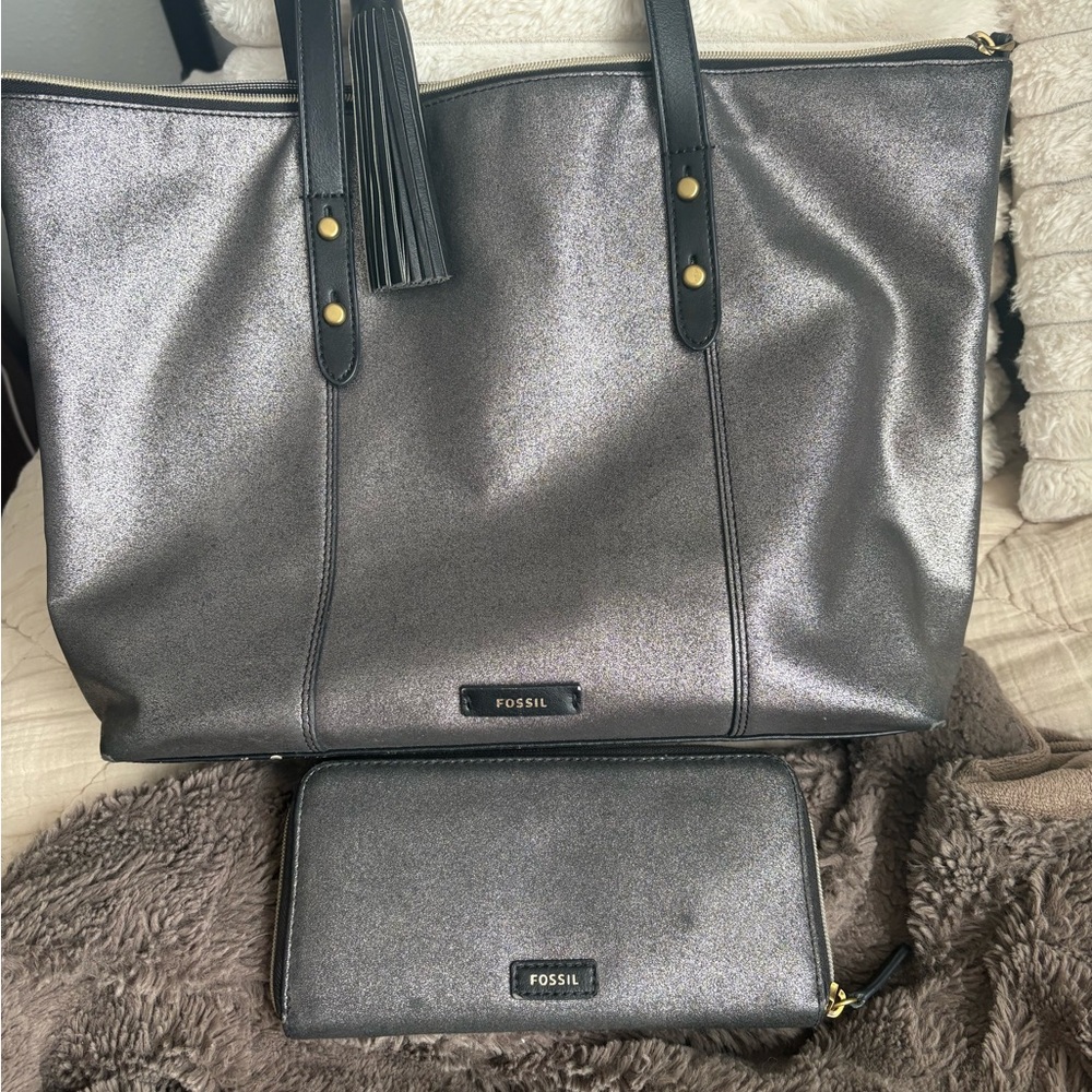 Fossil Metallic Silver-Gray Tote with Matching Wallet